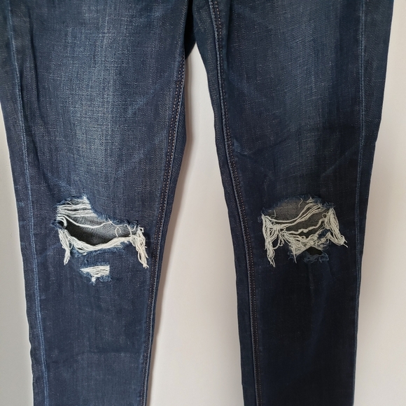 American Eagle Tom Girl Ripped Distressed Jeans Sz 2 - Picture 2 of 5